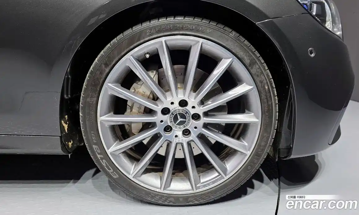 Mercedes-Benz E-Class 2022 2.0 Автомат в Москве № 142037, фото 3