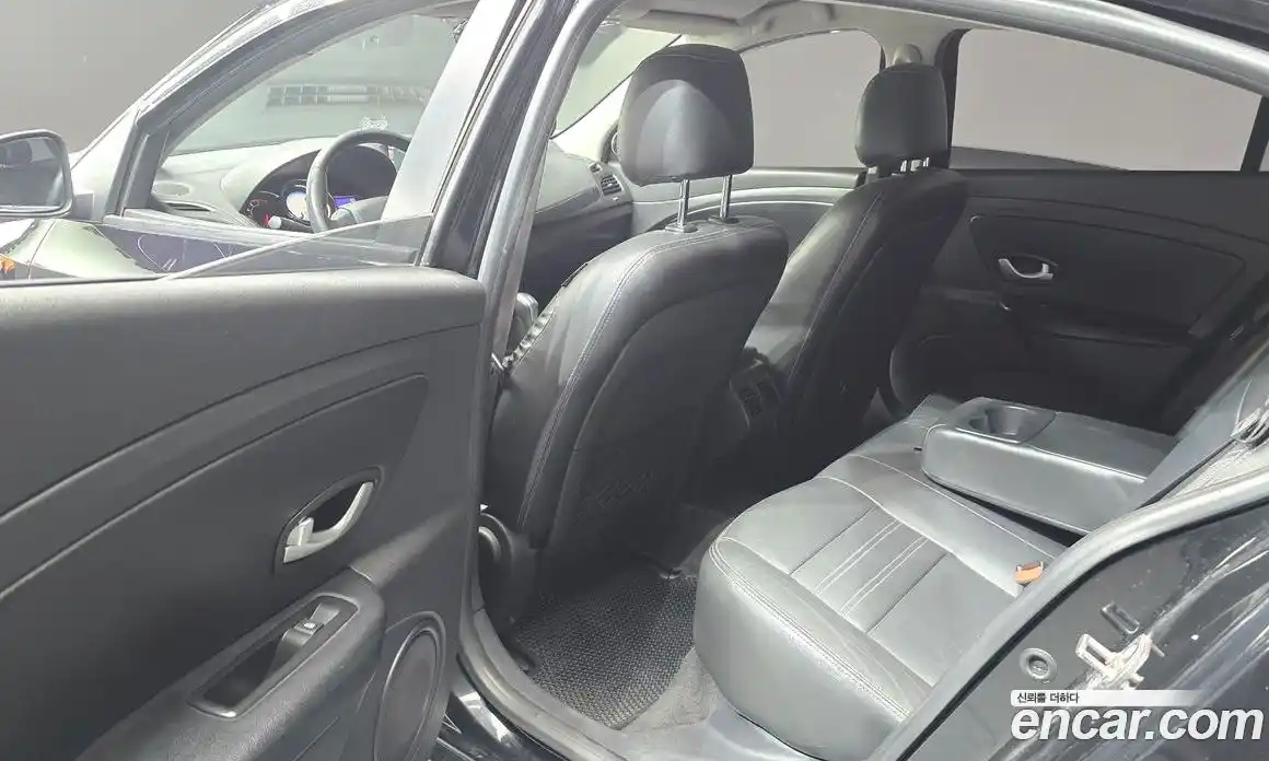 Renault SM3 2015 1.6 Автомат в Москве № 148255, фото 7