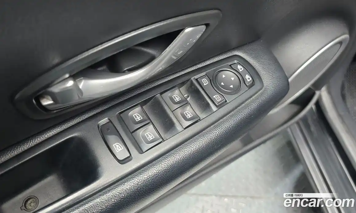 Renault SM3 2015 1.6 Автомат в Москве № 148255, фото 9