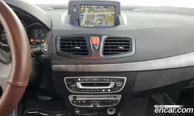 Renault SM3 2010 1.6 Автомат в Москве № 149622, миниатюра 9