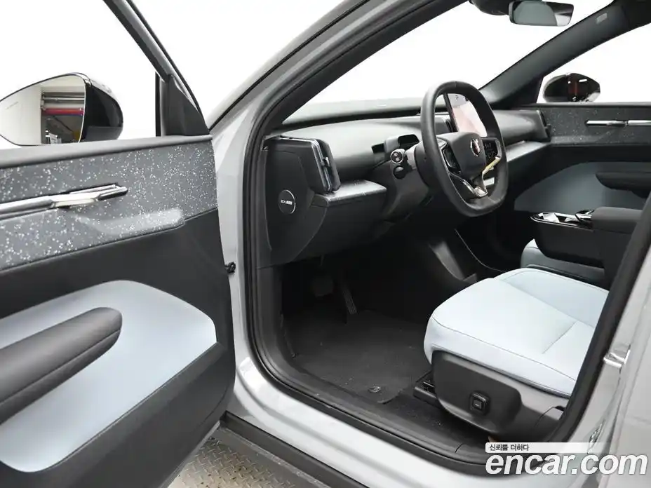 Volvo EX30 2025 0.2 Автомат в Москве № 153492, фото 11