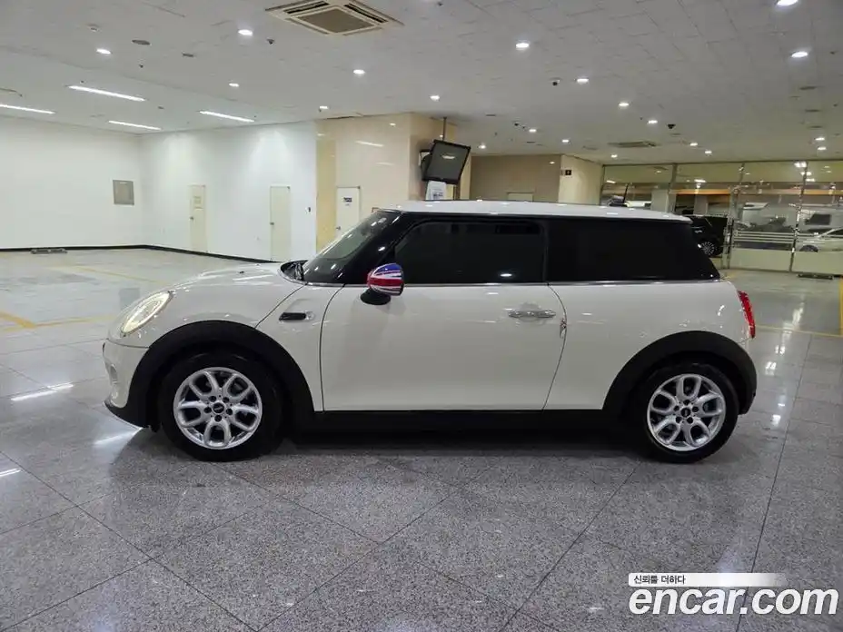 Mini Cooper 2015 1.5 Автомат в Москве № 154253, фото 3