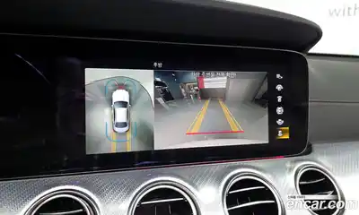 Mercedes-Benz E-Class 2021 2.0 Автомат в Москве № 161375, миниатюра 11