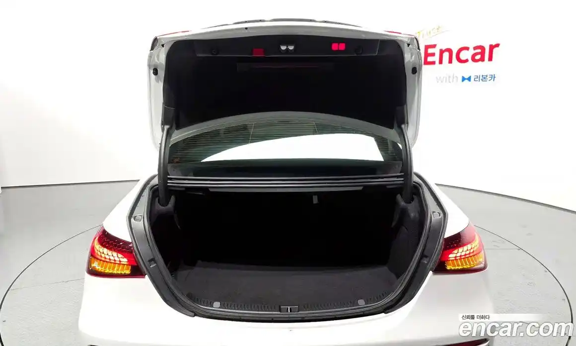 Mercedes-Benz E-Class 2021 2.0 Автомат в Москве № 161375, фото 19