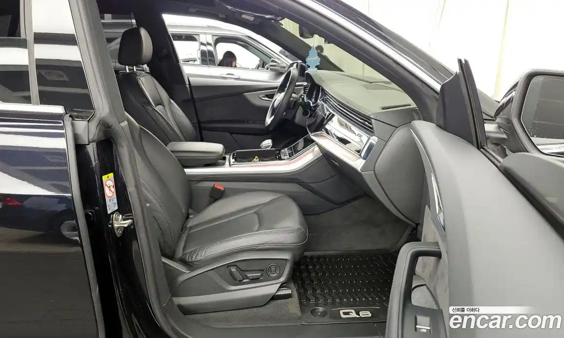 Audi Q8 2020 3.0 Автомат в Москве № 163532, фото 1