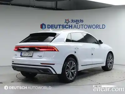 Audi Q8 2021 3.0 Автомат в Москве № 163983, миниатюра 2