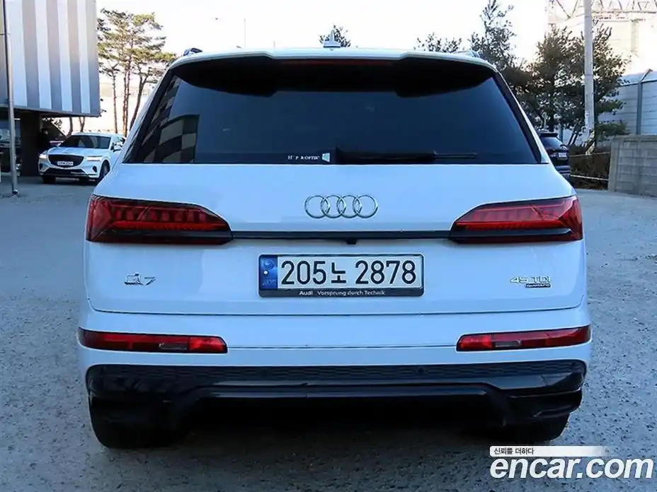Audi Q7 2023 3.0 Автомат в Москве № 164065, фото 4
