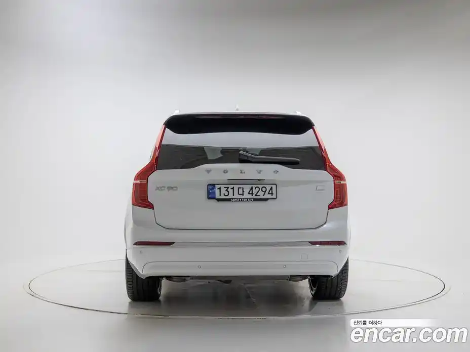 Volvo XC90 2024 2.0 Автомат в Москве № 164187, фото 3