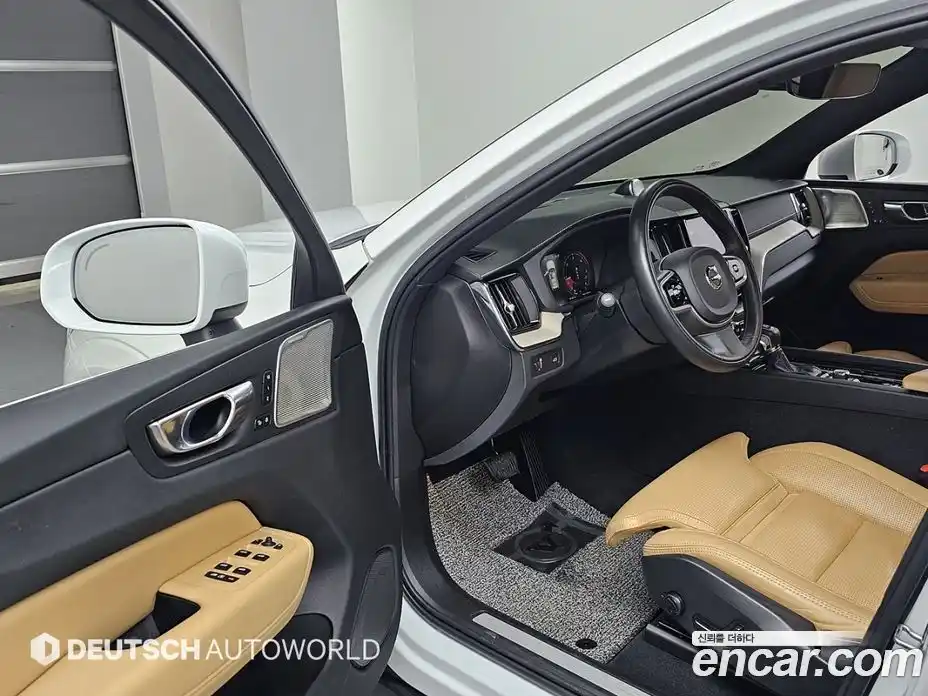 Volvo XC60 2020 2.0 Автомат в Москве № 164817, фото 11