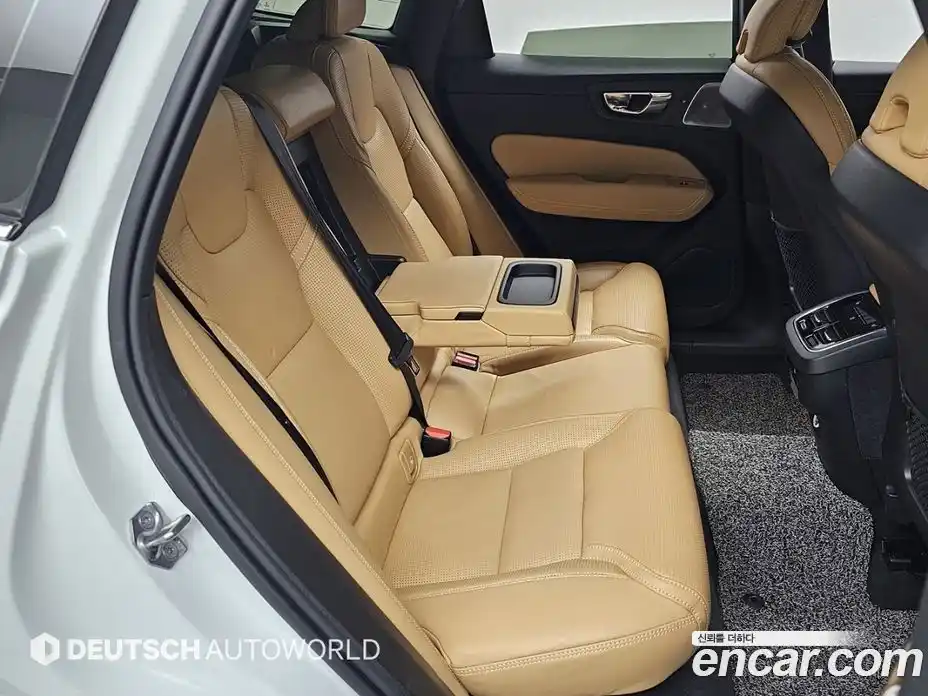 Volvo XC60 2020 2.0 Автомат в Москве № 164817, фото 12