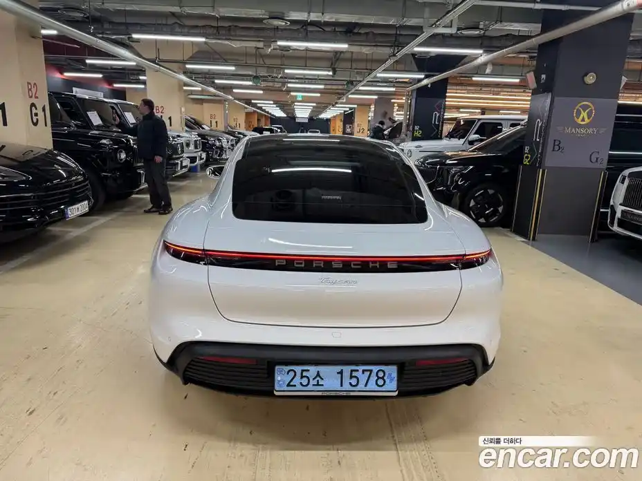 Porsche Taycan 2024 0.1 Автомат в Москве № 165108, фото 4