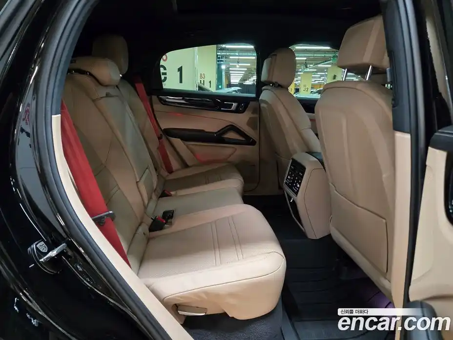 Porsche Cayenne 2021 3.0 Автомат в Москве № 165847, фото 7