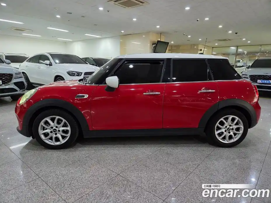 Mini Cooper 2021 1.5 Автомат в Москве № 167501, фото 4