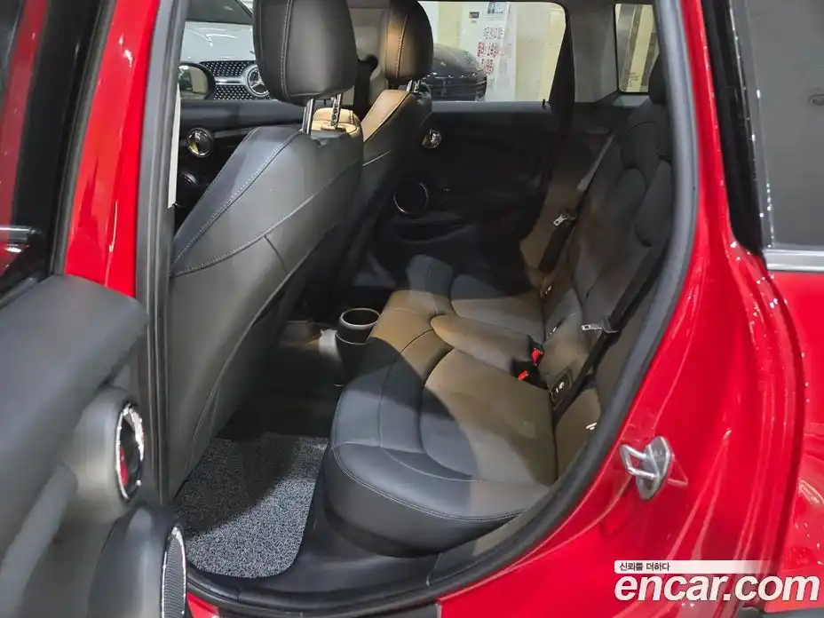 Mini Cooper 2021 1.5 Автомат в Москве № 167501, фото 8