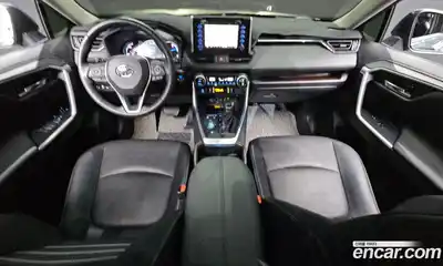 Toyota RAV4 2022 2.5 Автомат в Москве № 170200, миниатюра 2