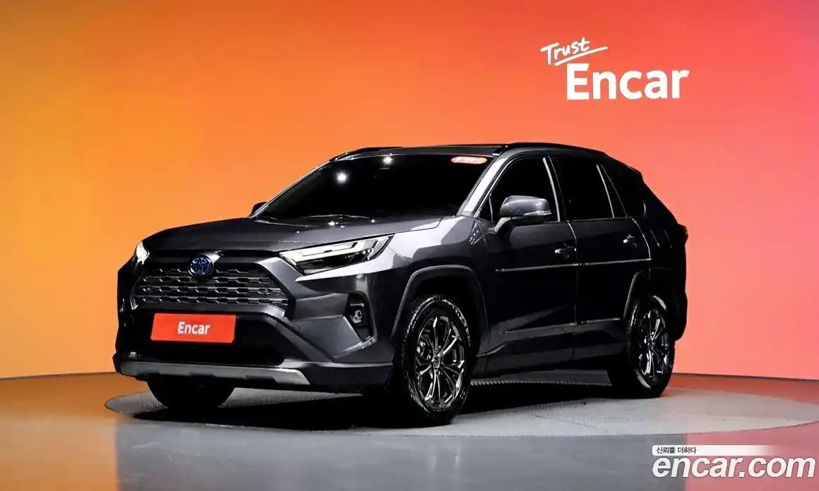 Toyota RAV4 2022 2.5 Автомат в Москве № 170200, фото 3