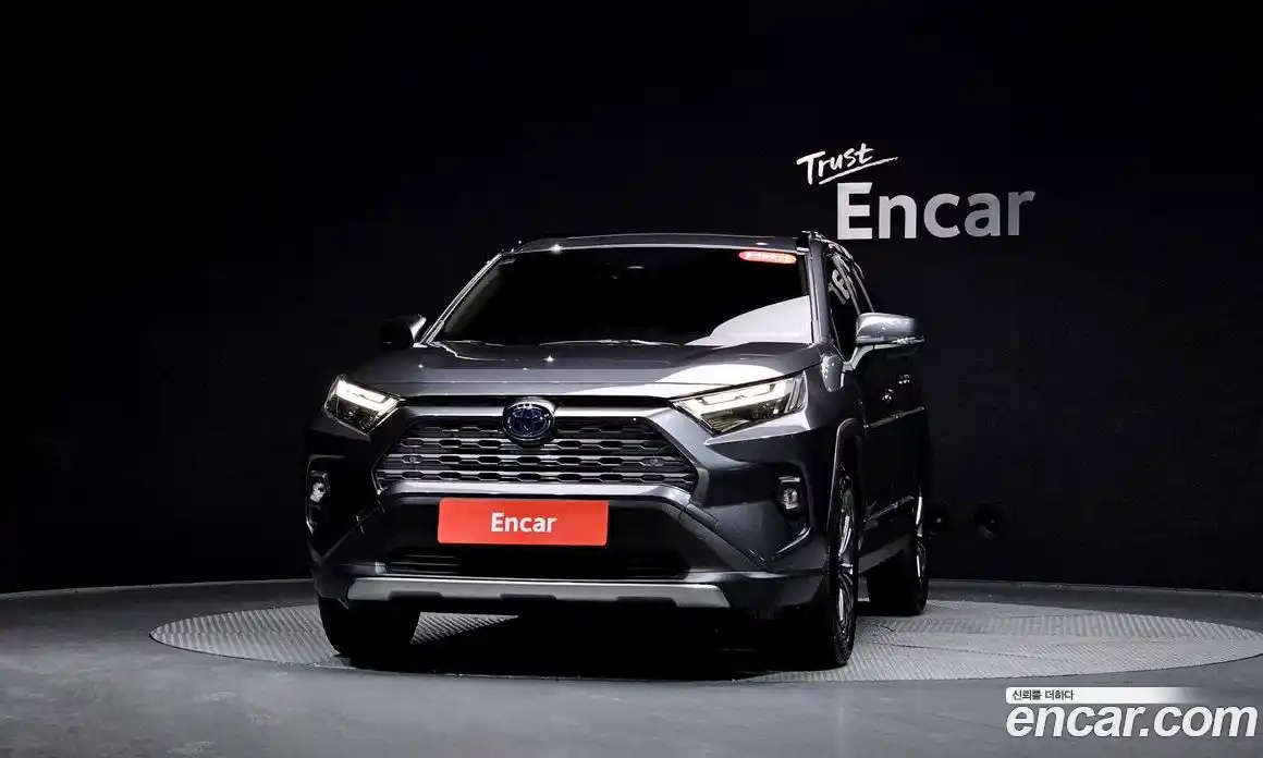 Toyota RAV4 2022 2.5 Автомат в Москве № 170200, фото 4