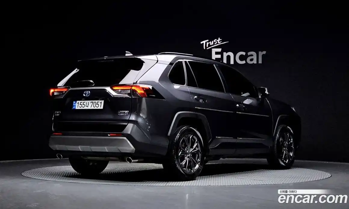 Toyota RAV4 2022 2.5 Автомат в Москве № 170200, фото 7