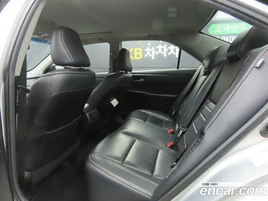 Toyota Camry 2015 2.5 Автомат в Москве № 170363, фото 6