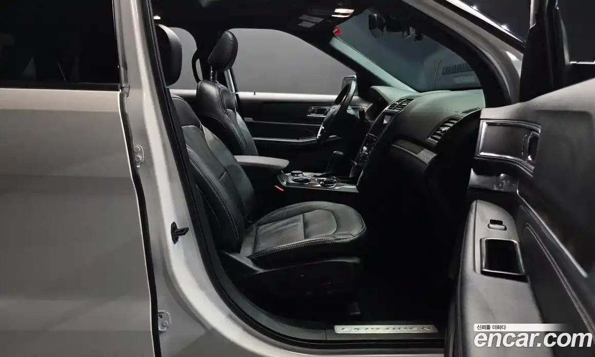 Ford Explorer 2019 2.3 Автомат в Москве № 170816, фото 14