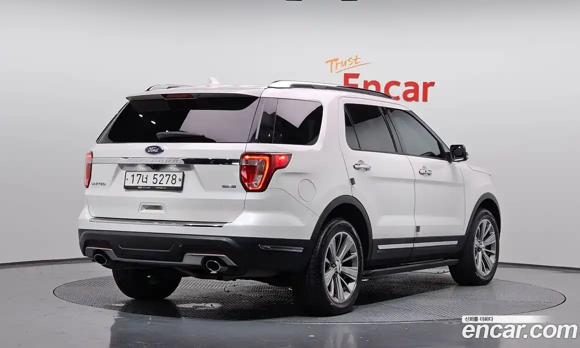 Ford Explorer 2018 2.3 Автомат в Москве № 170972, фото 2