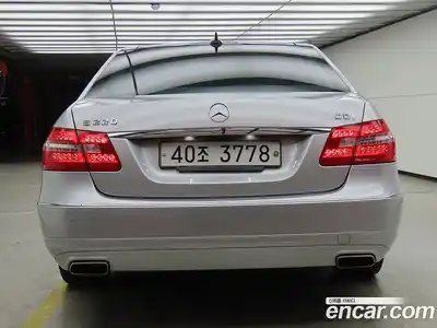 Mercedes-Benz E-Class 2012 2.1 Автомат в Москве № 171085, миниатюра 4
