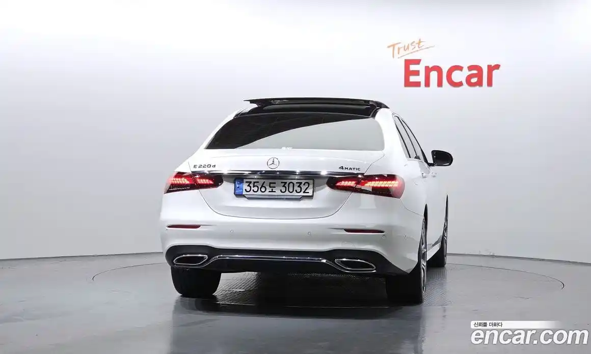 Mercedes-Benz E-Class 2023 2.0 Автомат в Москве № 177819, фото 15