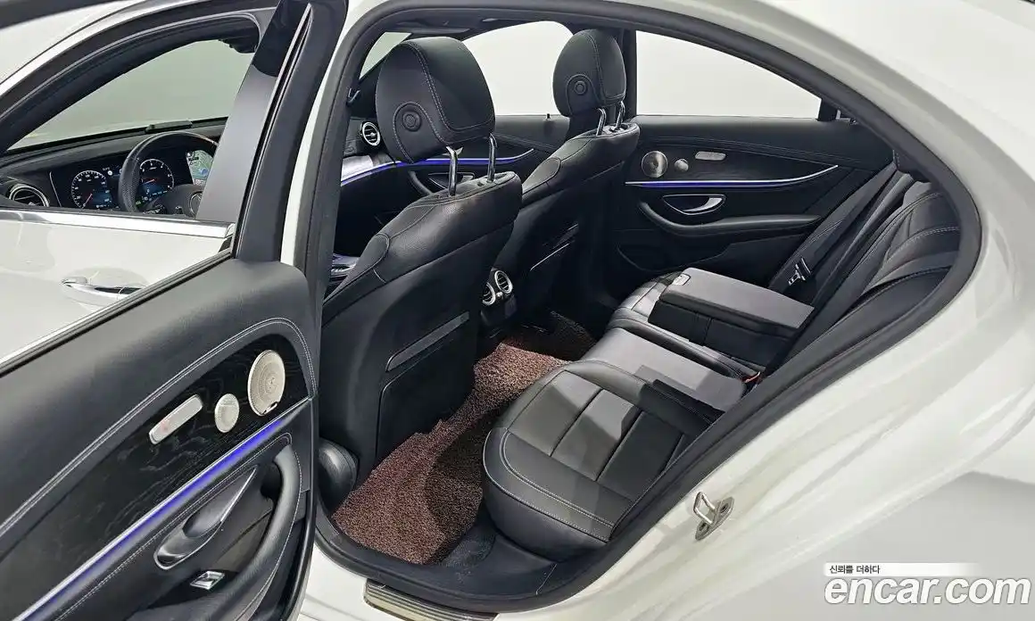 Mercedes-Benz E-Class 2023 2.0 Автомат в Москве № 177819, фото 16