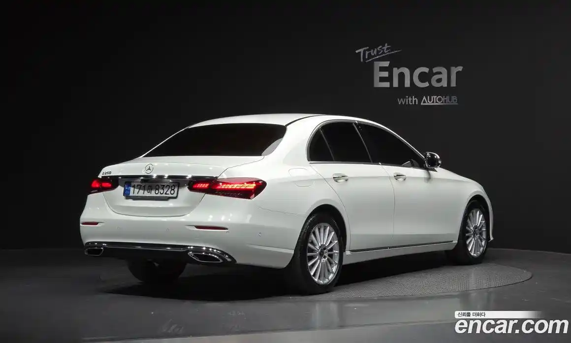 Mercedes-Benz E-Class 2022 2.0 Автомат в Москве № 178641, фото 15