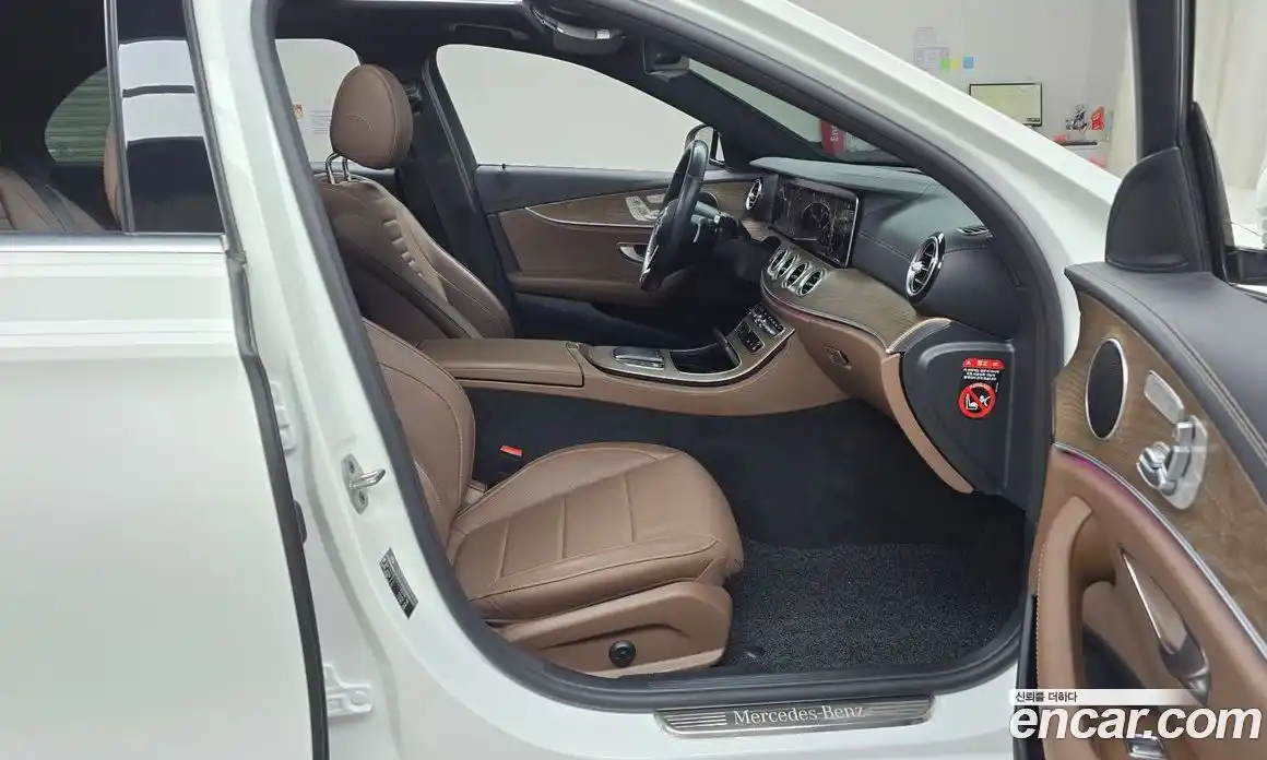 Mercedes-Benz E-Class 2022 2.0 Автомат в Москве № 178641, фото 9