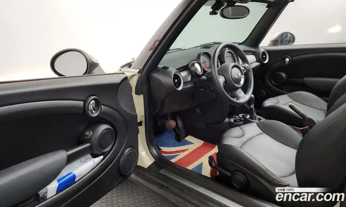 Mini Cooper Convertible 2015 1.6 Автомат в Москве № 179272, фото 15