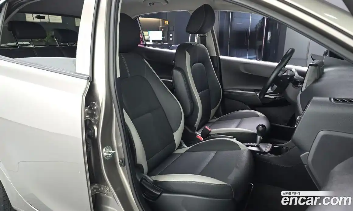 Kia Morning 2020 1.0 Автомат в Москве № 18071, фото 10