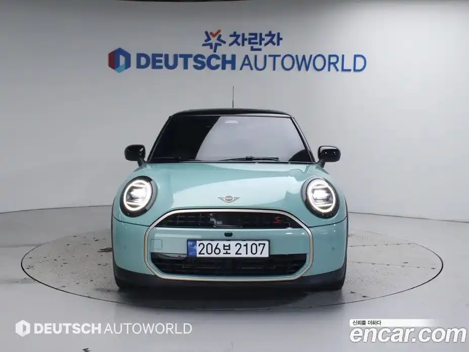 Mini Cooper 2025 2.0 Автомат в Москве № 181596, фото 2