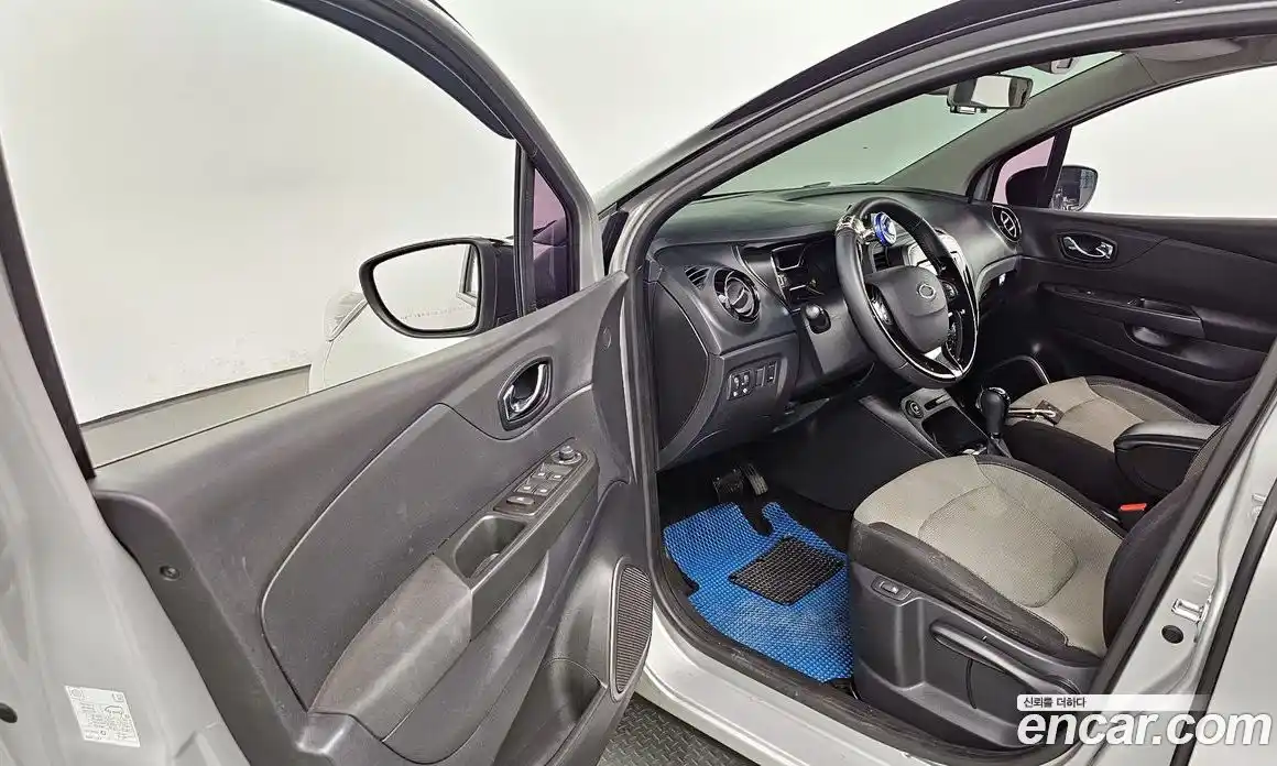 Renault QM3 2015 1.5 Автомат в Москве № 183568, фото 11