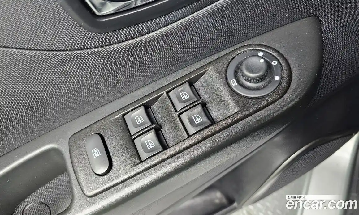 Renault QM3 2015 1.5 Автомат в Москве № 183568, фото 20