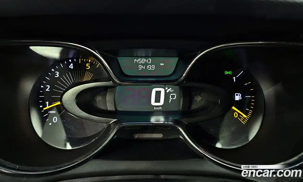 Renault QM3 2015 1.5 Автомат в Москве № 183568, фото 2