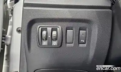 Renault QM3 2015 1.5 Автомат в Москве № 183568, миниатюра 3