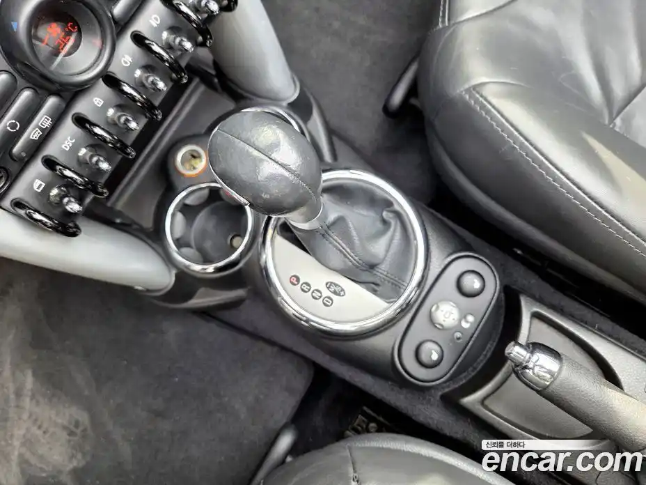 Mini Cooper Convertible 2007 1.6 Автомат в Москве № 189475, фото 16