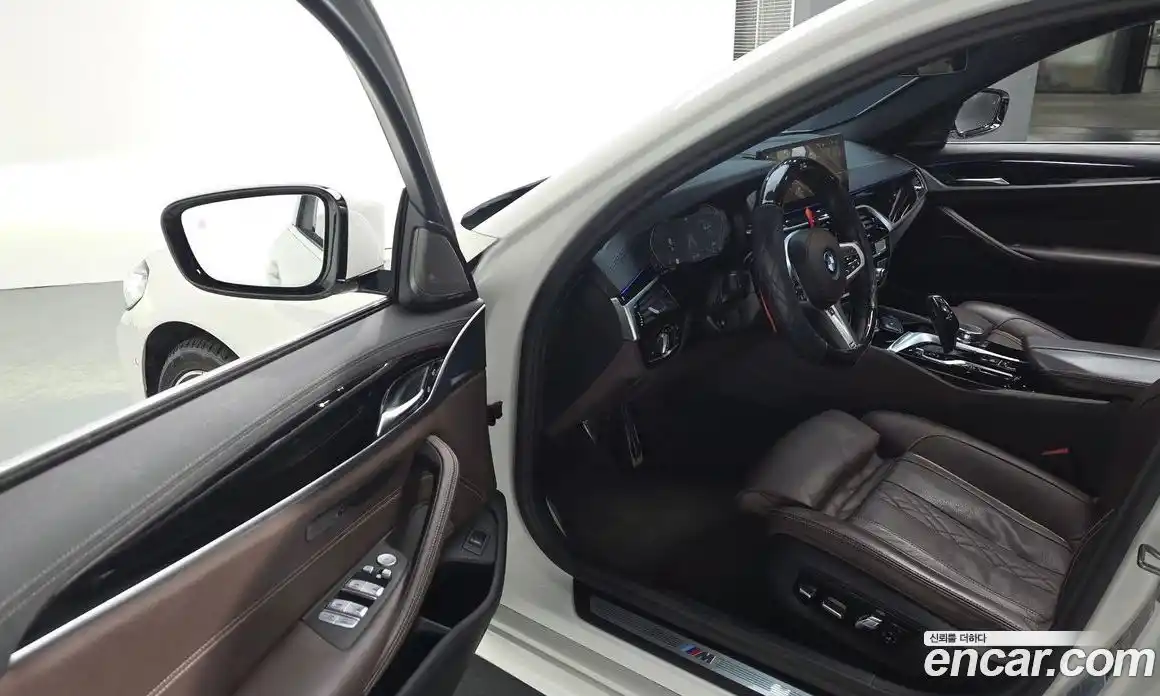 BMW 5-Series 2023 2.0 Автомат в Москве № 189735, фото 1