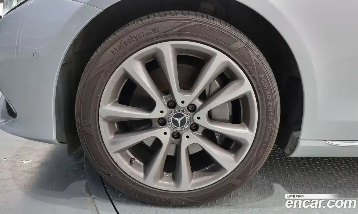 Mercedes-Benz E-Class 2018 2.0 Автомат в Москве № 195162, фото 15