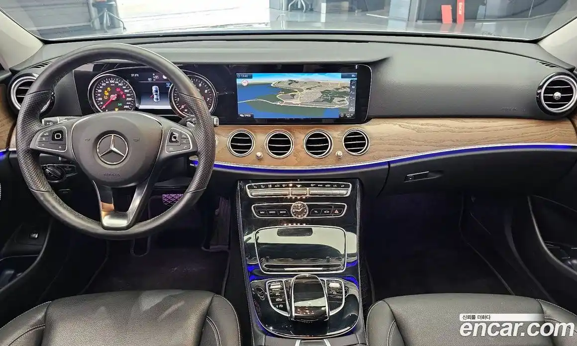 Mercedes-Benz E-Class 2018 2.0 Автомат в Москве № 195162, фото 17