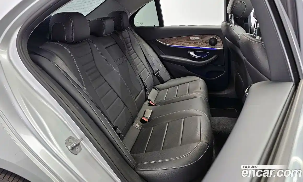 Mercedes-Benz E-Class 2018 2.0 Автомат в Москве № 195162, фото 3