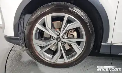 Audi Q4 e-tron 2022 0.2 Автомат в Москве № 196169, миниатюра 2