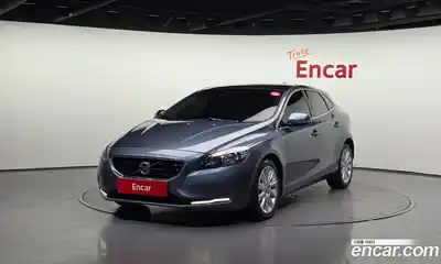 Volvo V40, 2014