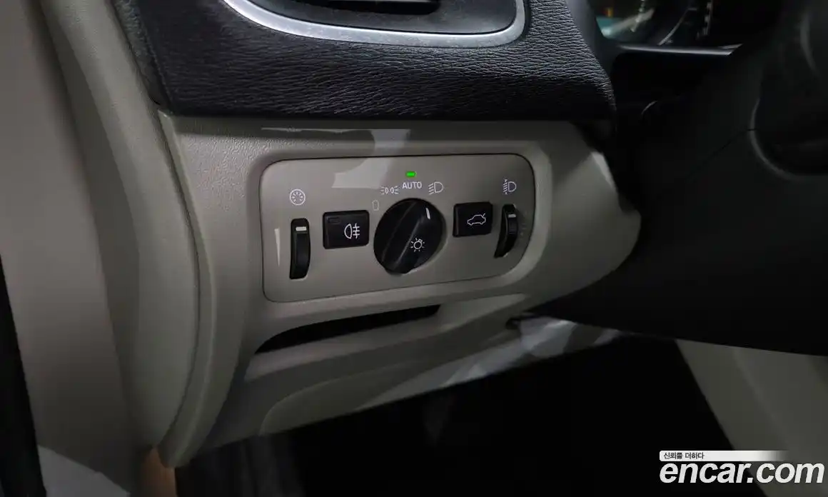 Volvo V40 2014 1.6 Автомат в Москве № 197013, фото 18