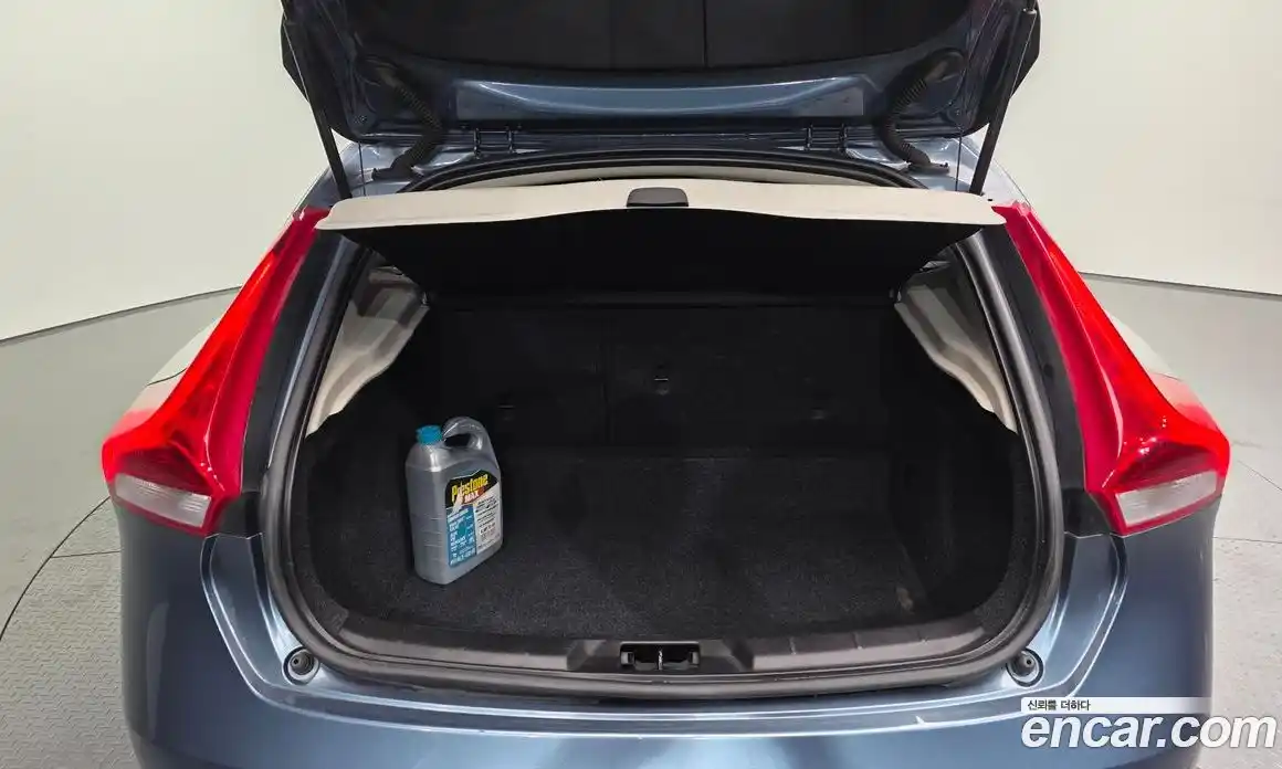 Volvo V40 2014 1.6 Автомат в Москве № 197013, фото 20