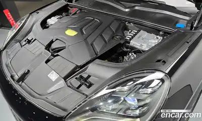 Porsche Cayenne, 2023