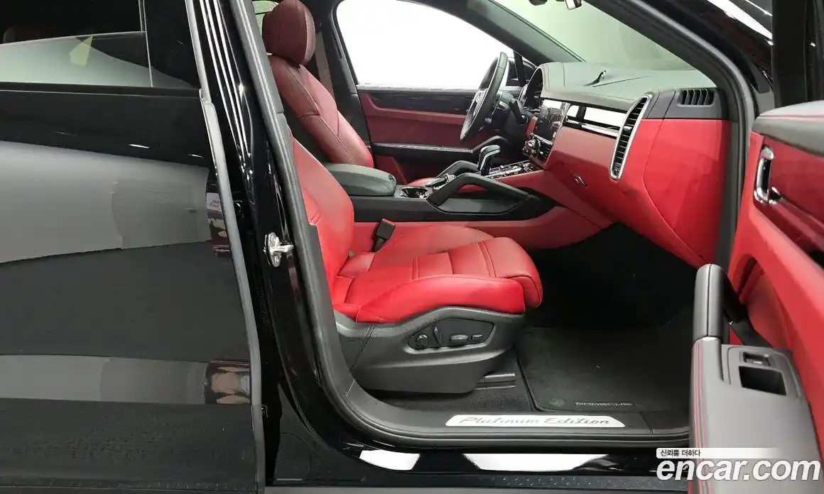 Porsche Cayenne 2023 3.0 Автомат в Москве № 197133, фото 18