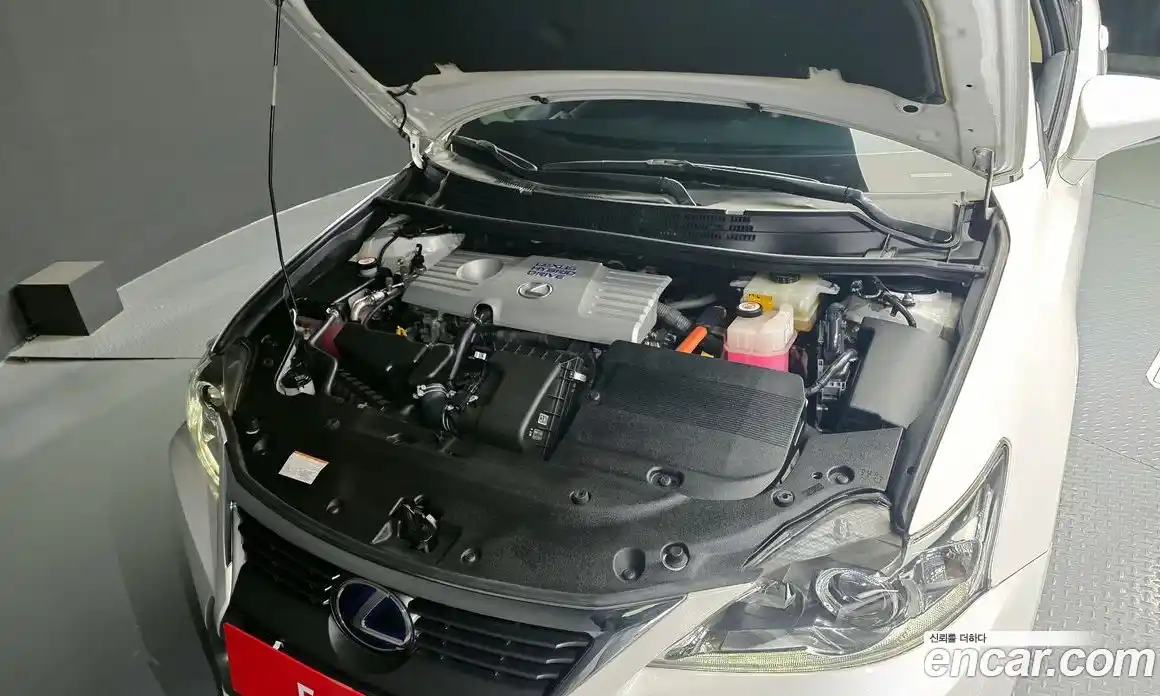 Lexus CT200h 2017 1.8 Автомат в Москве № 198877, фото 17