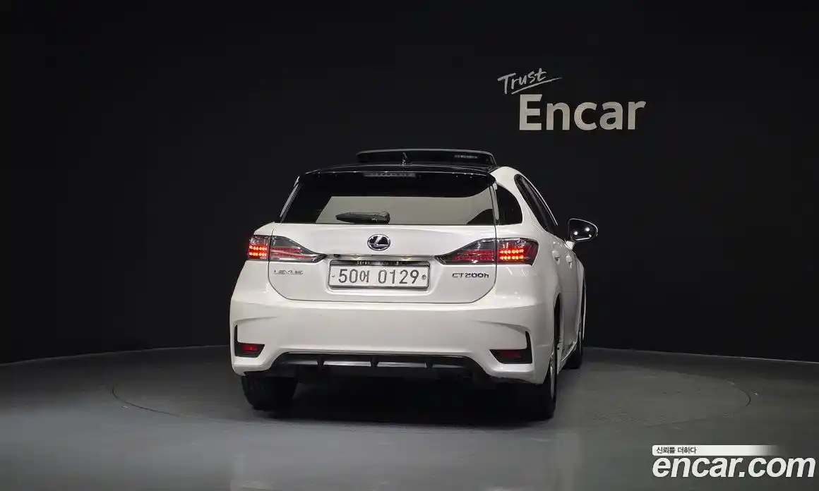 Lexus CT200h 2017 1.8 Автомат в Москве № 198877, фото 19